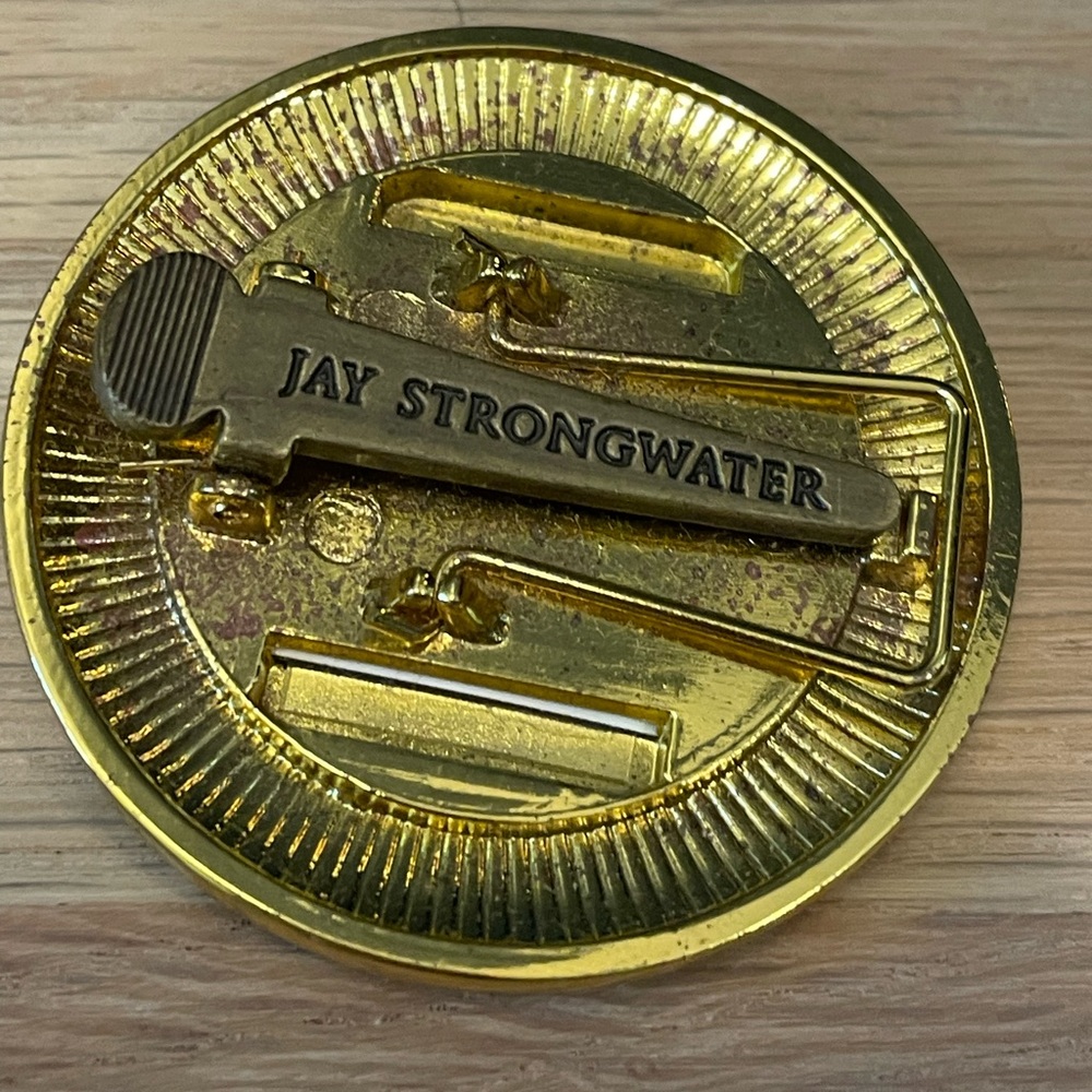 Jay Strongwater for Neiman Marcus 100th Anniversary Miniature Frame Pin - Picture 2 of 5